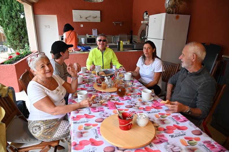 220531001FR Sepenselle Petit dej avant depart 2ème jour